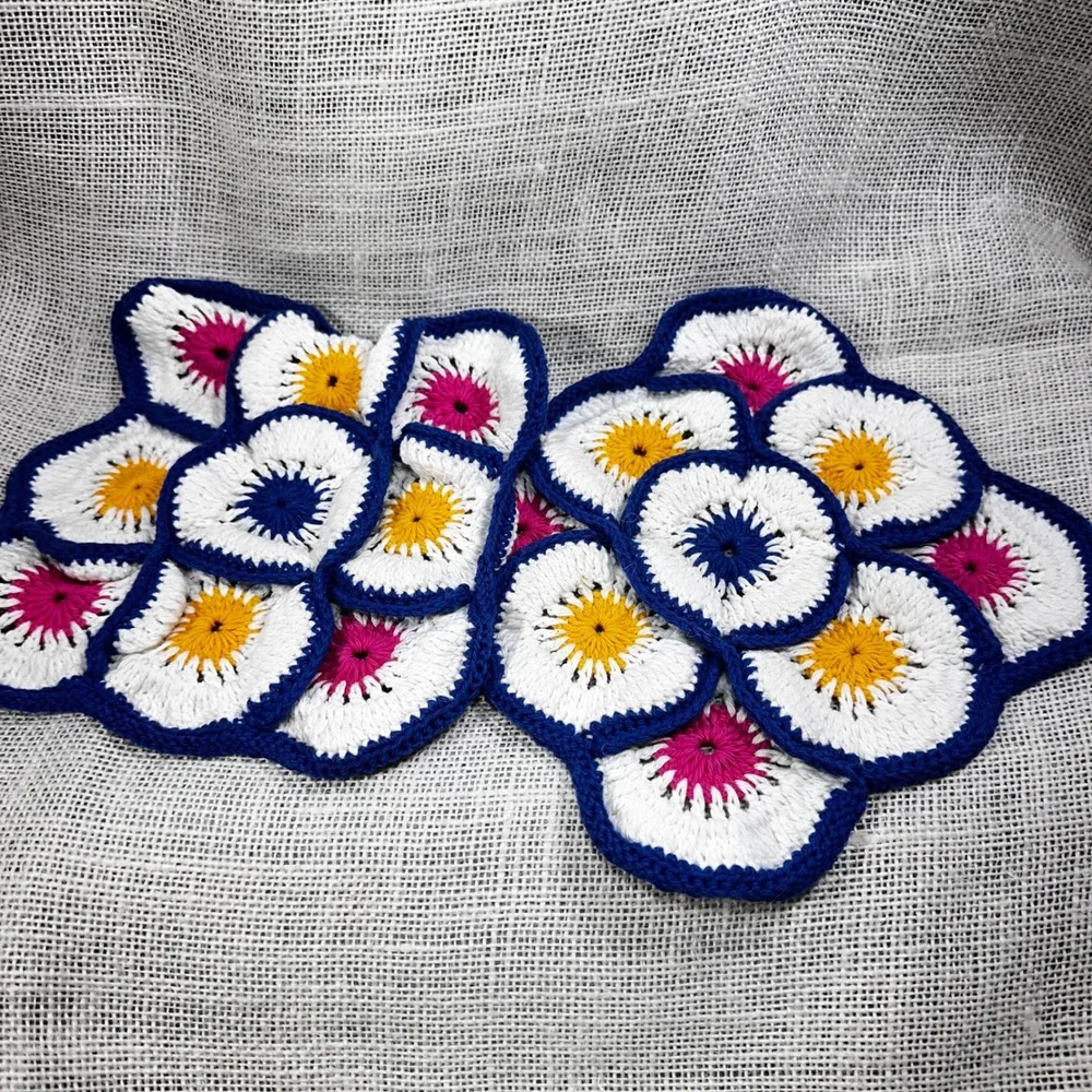 Vintage Handmade Crochet Potholders Set of 2 Floral Medallion Blue Pink‎ White